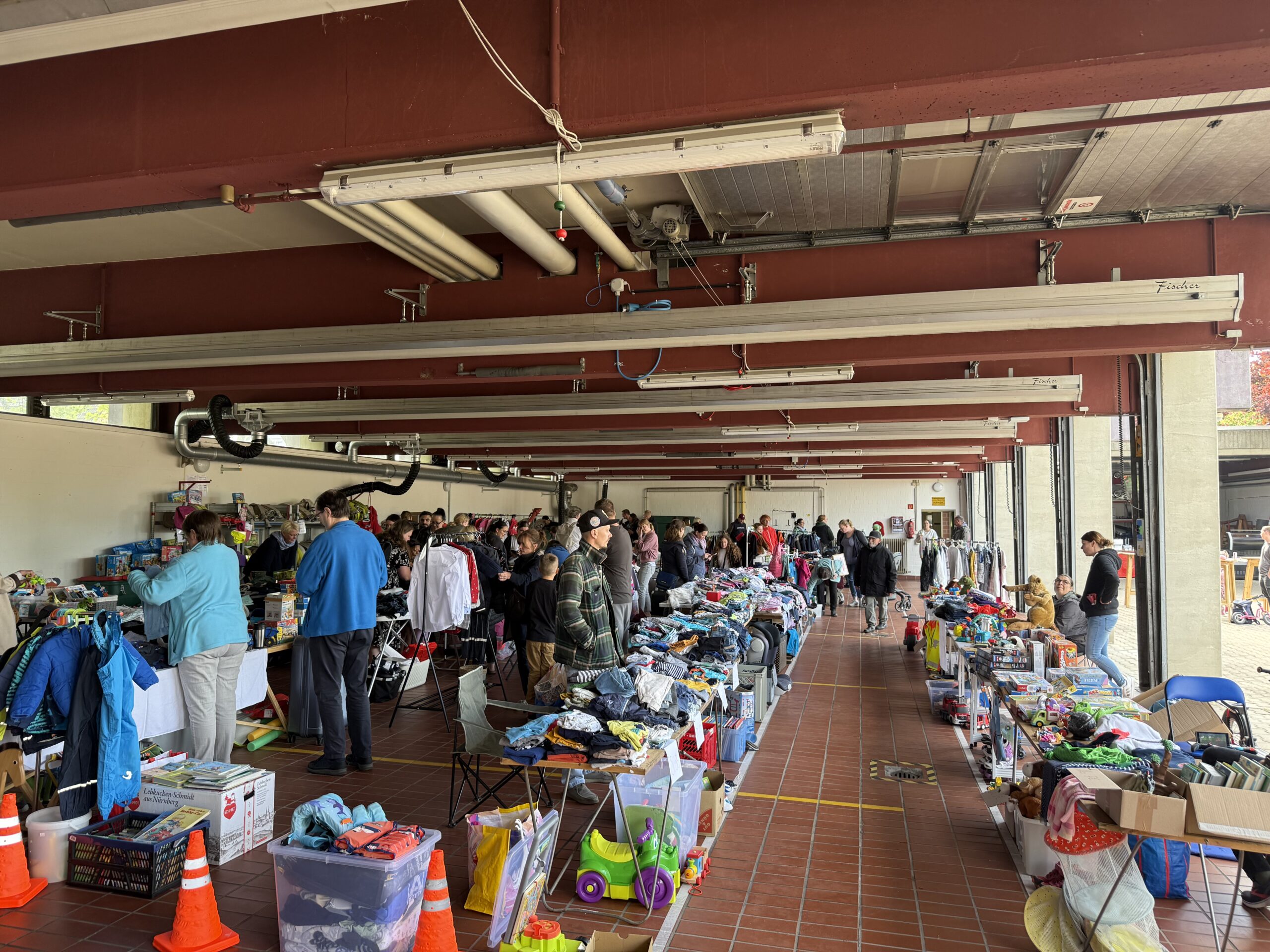 Mini-Retter veranstalten zweiten großen Flohmarkt - 3