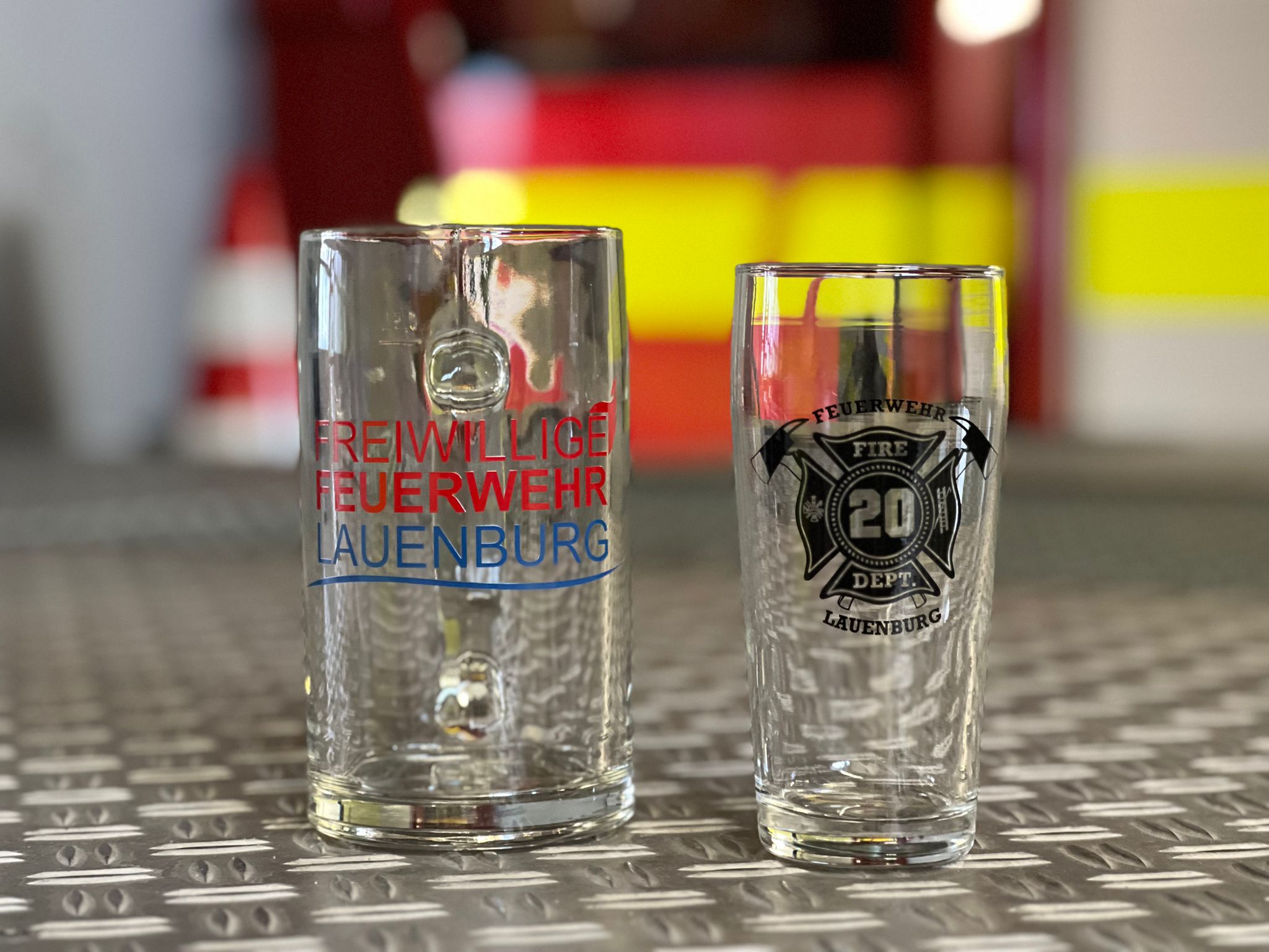 Gläser für die Feuerwehrkameradinnen und -kameraden