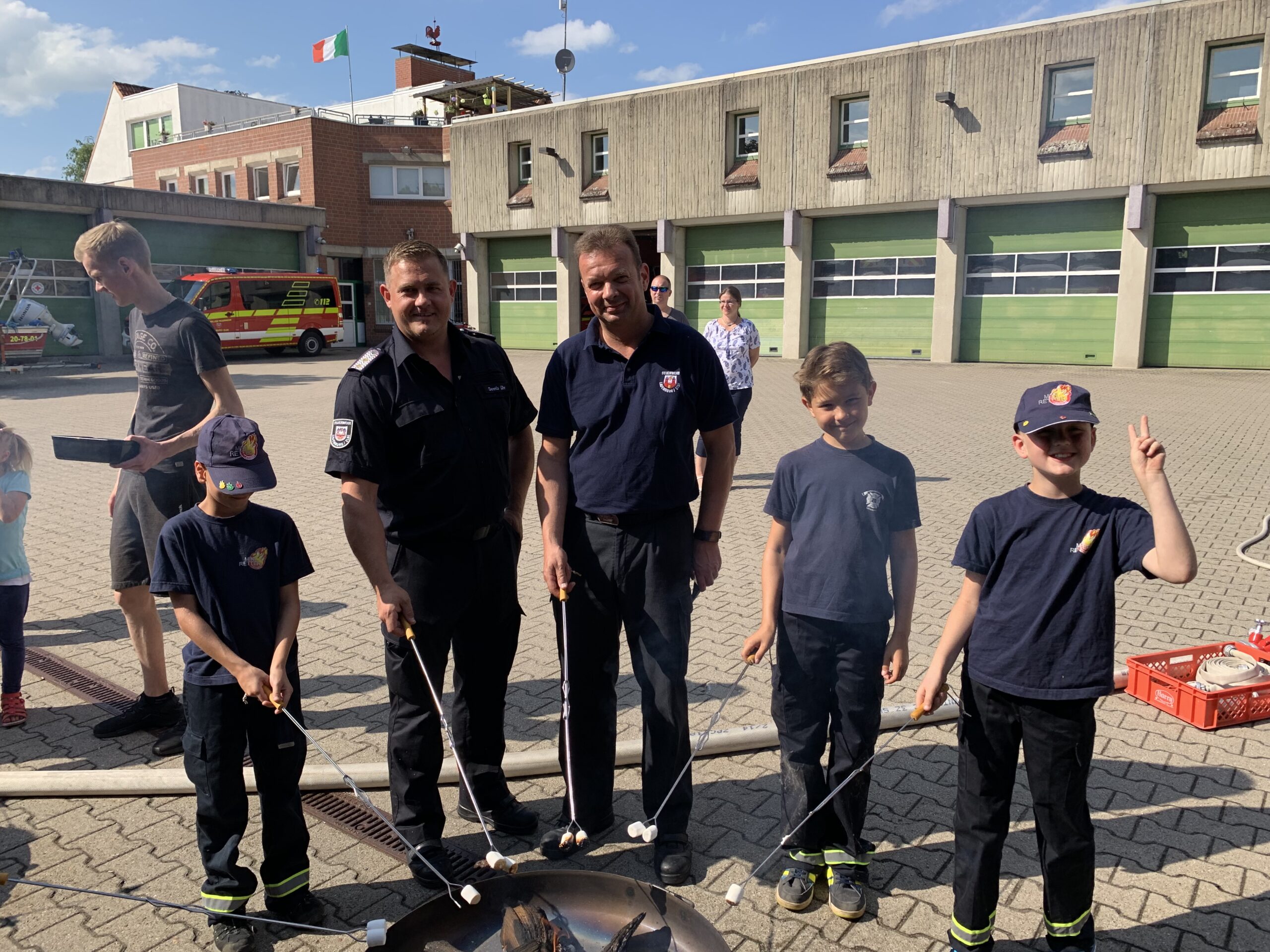 Spendenübergabe Grillspieße & Feuerschale