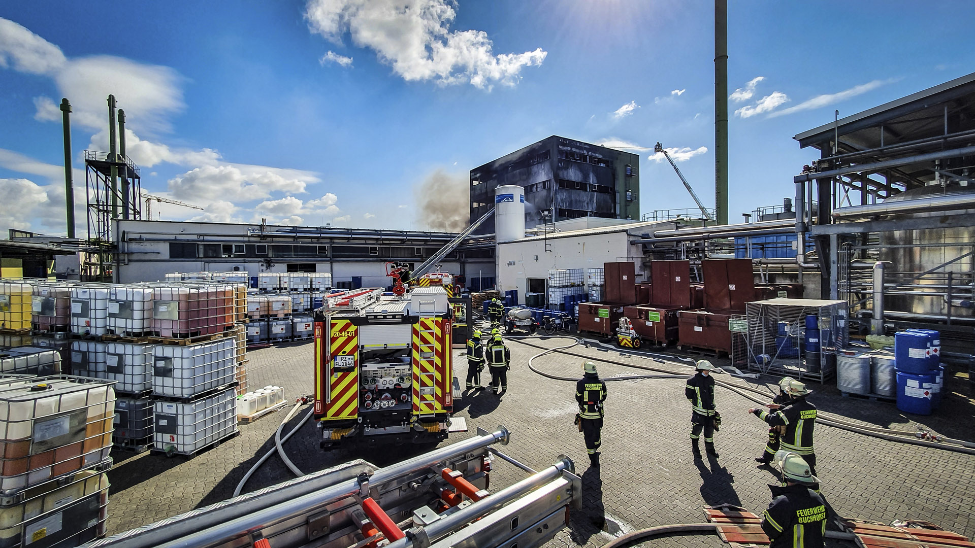 041/2020 FEU 3 – Großbrand Chemie Betrieb - 9