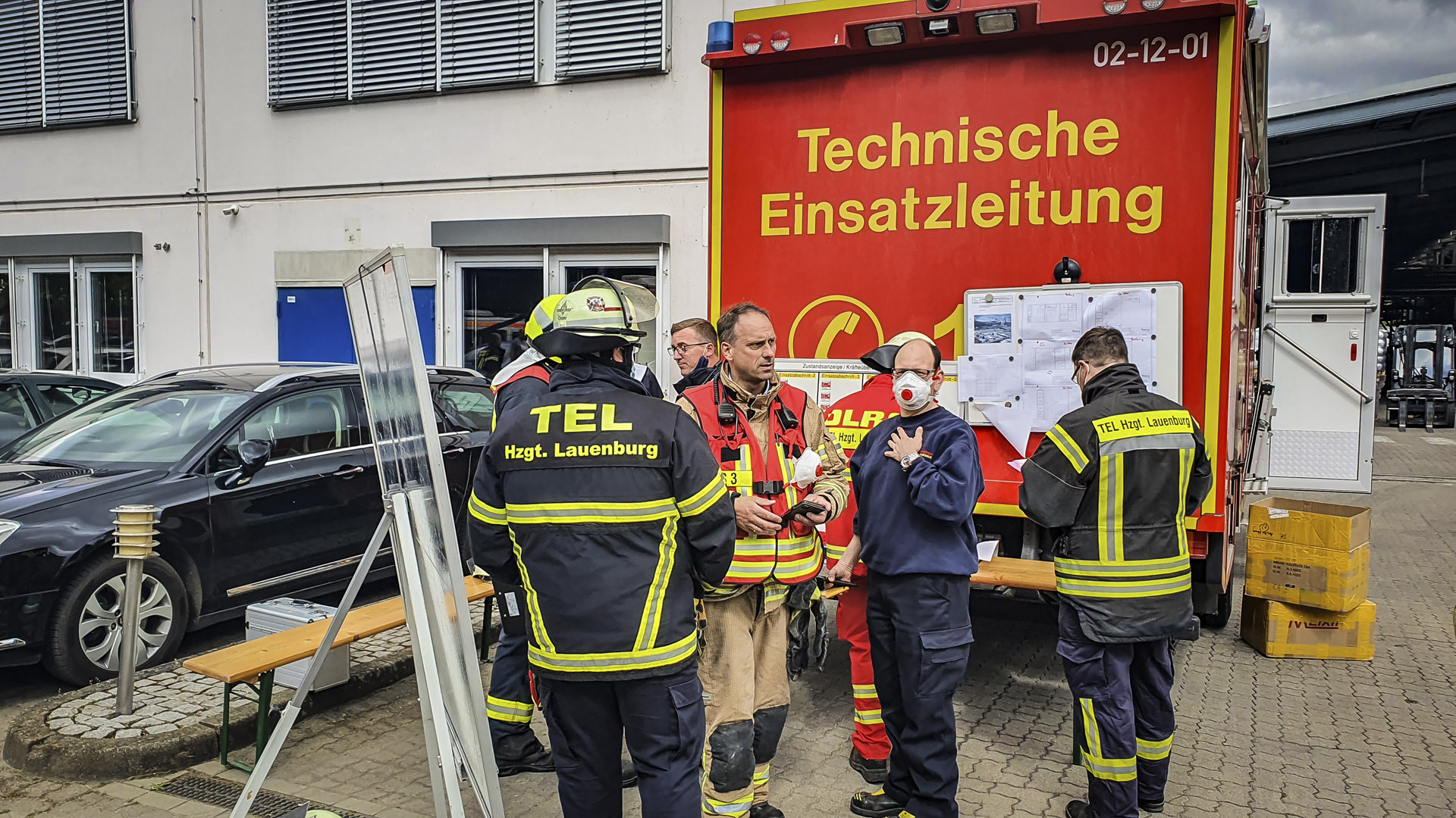 041/2020 FEU 3 – Großbrand Chemie Betrieb - 10