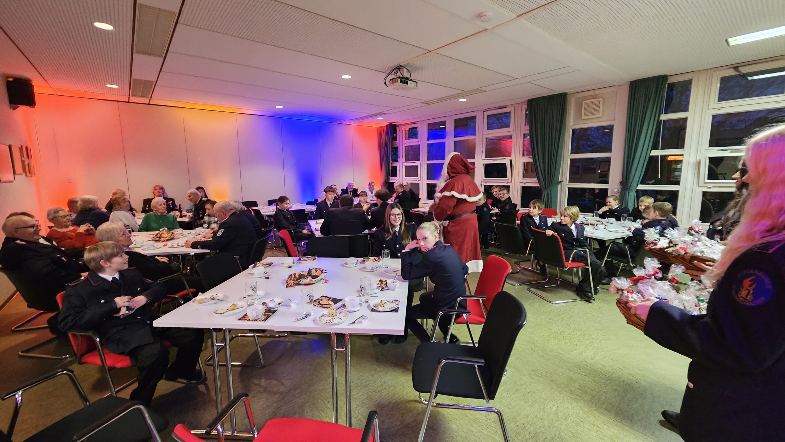 Adventskaffe mit der Ehrenabteilung