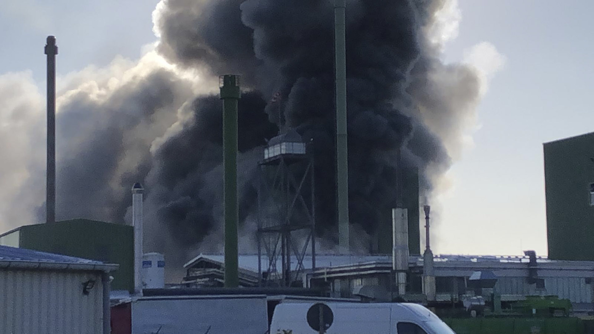 041/2020 FEU 3 – Großbrand Chemie Betrieb - 2