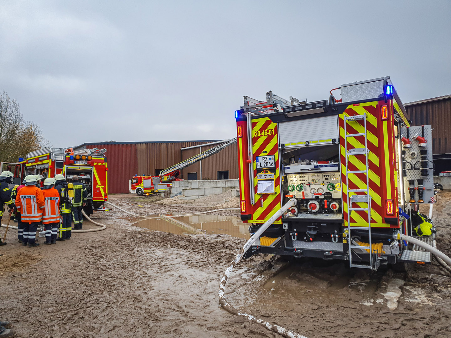 145/2019 FEU 3 – Lagerhalle brennt - 14