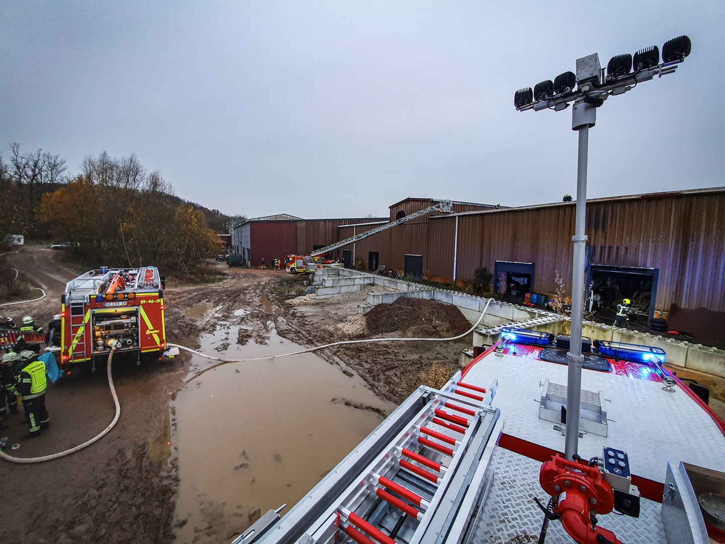 145/2019 FEU 3 – Lagerhalle brennt - 3