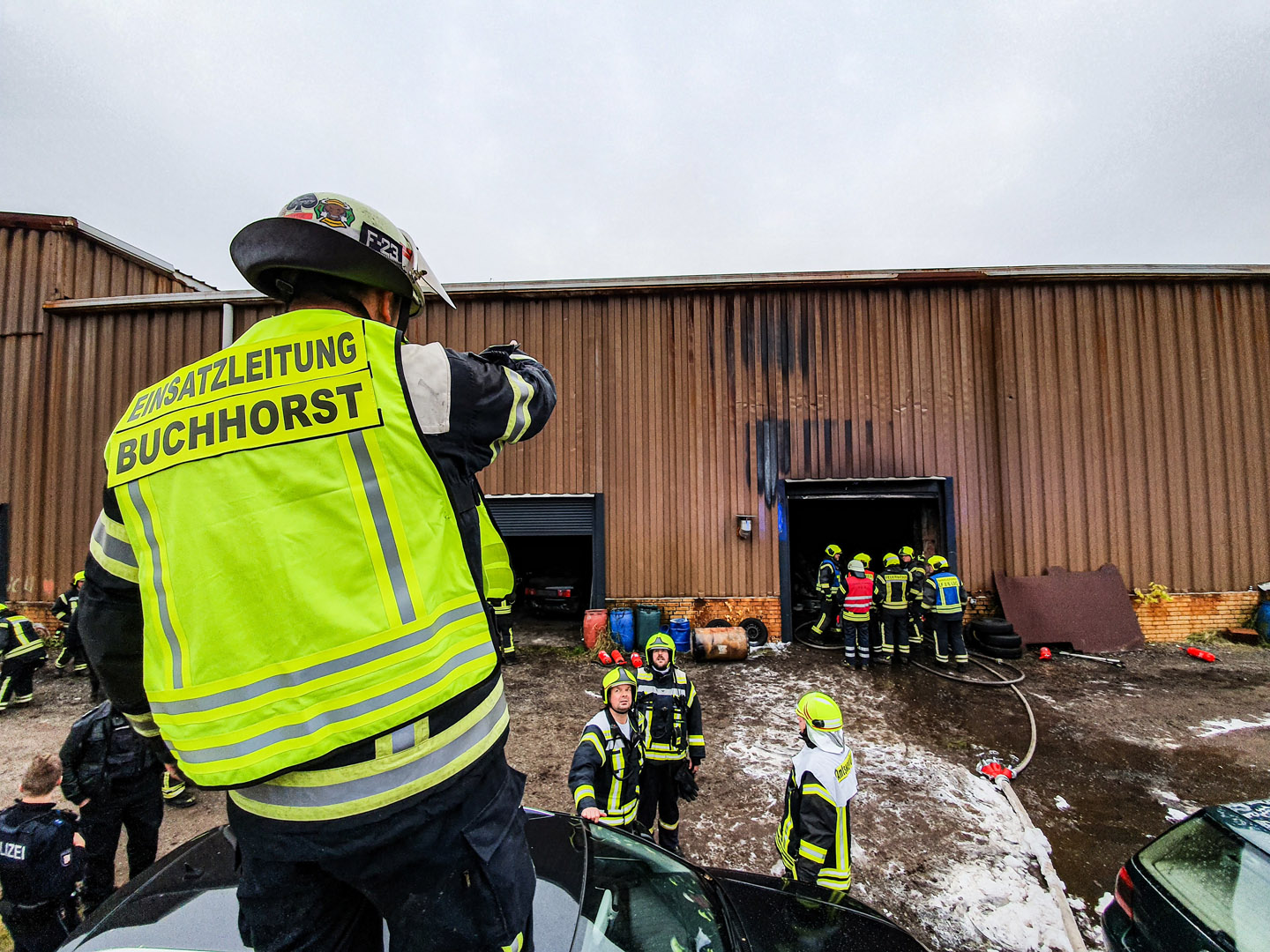 145/2019 FEU 3 – Lagerhalle brennt - 11